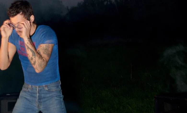 Harry Styles announces 30-show MSG residency w/ Jamie xx + international shows w/ Robyn, Fcukers & more