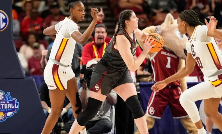 How Dawn Staley can use 5 different South Carolina players on Oklahoma's Raegan Beers