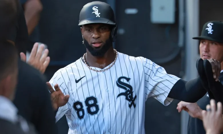 How badly did the White Sox bungle the Luis Robert Jr. situation?