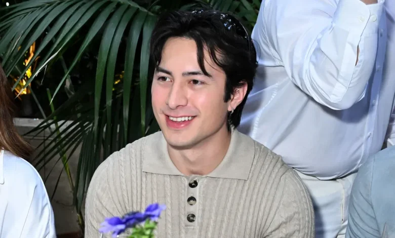 Hudson Williams Spiced Up The Cut’s Golden Globes Breakout Brunch