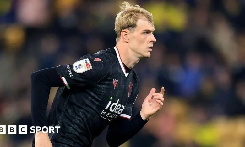 Hull City sign Premier League duo Toby Collyer and Lewis Koumas on loan