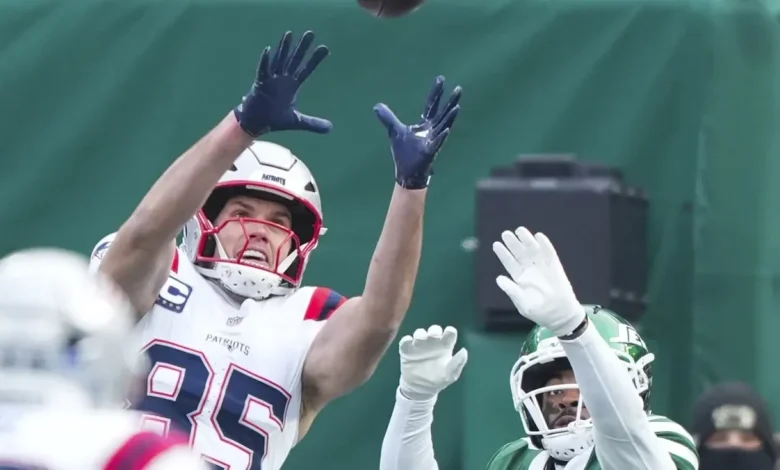 Hunter Henry injury update and status vs. the Chargers in the Wild Card Playoff Round | Jan. 11, 2025