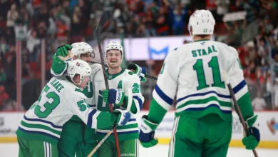 Hurricanes stun Mammoth with historic rally in last 2 minutes