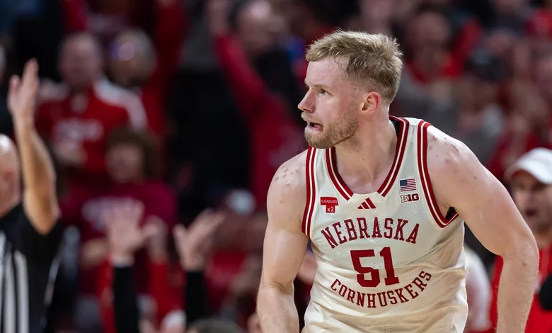 Huskers Outlast No. 9 Spartans - University of Nebraska