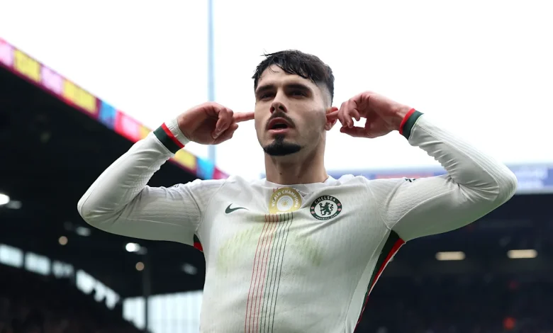 “I like a lot” – Pedro Neto reveals what’s impressed him behind the scenes about “special” Chelsea star