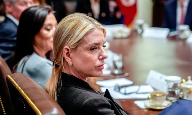 ICE in Minneapolis: Trump’s plan to extort Minnesota, briefly explained - vox.com