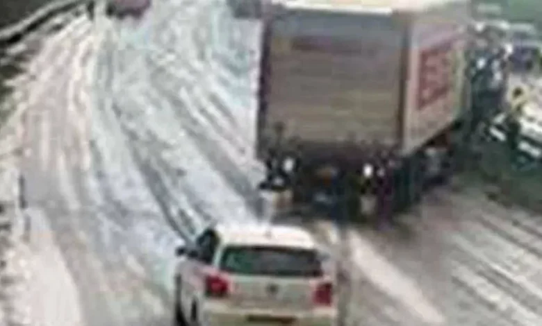 Ice and snow cause chaos on major Welsh route