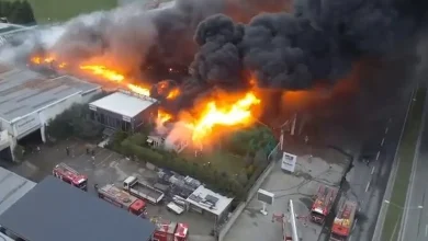 İstanbul Büyükçekmece’de fabrika yangını kontrol altında