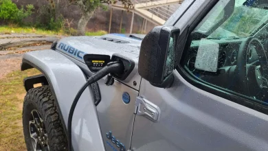 Jeep and Chrysler kill plug-in hybrid models for 2026