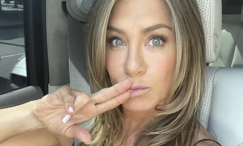 Jennifer Aniston Considering Adoption After 'Hypnotist' Beau Jim Curtis Reawakens Motherhood Dreams: Report