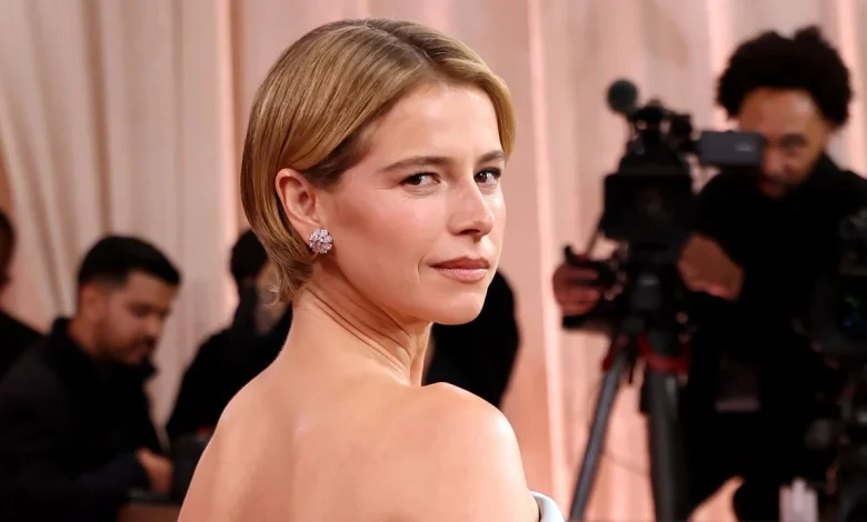 Jessie Buckley Had Already Won the 2026 Golden Globes the Second She Stepped on the Carpet