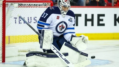 Jets’ struggles go beyond injury to Connor Hellebuyck