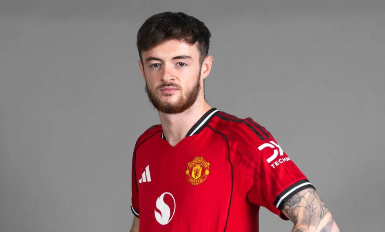 Joe Hugill joins Kilmarnock on permanent deal from Man Utd