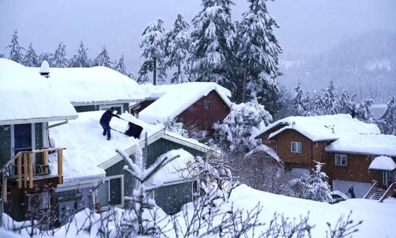 Juneau updates its avalanche messaging as snowstorm smashes local records