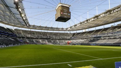 Kalimuendo zurück, Theate auf der Bank