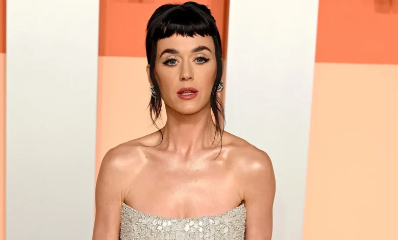 Katy Perry kisses Justin Trudeau in intimate holiday photos featuring ex Orlando Bloom