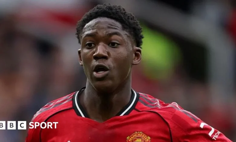 Kobbie Mainoo: Manchester United want to open contract talks with midfielder