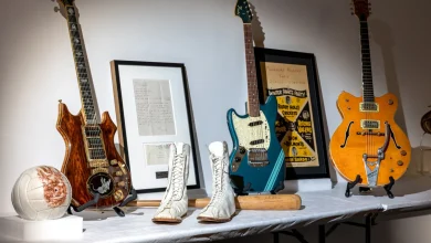 Kurt Cobain, Ringo Starr, David Gilmour Instruments Go to Auction