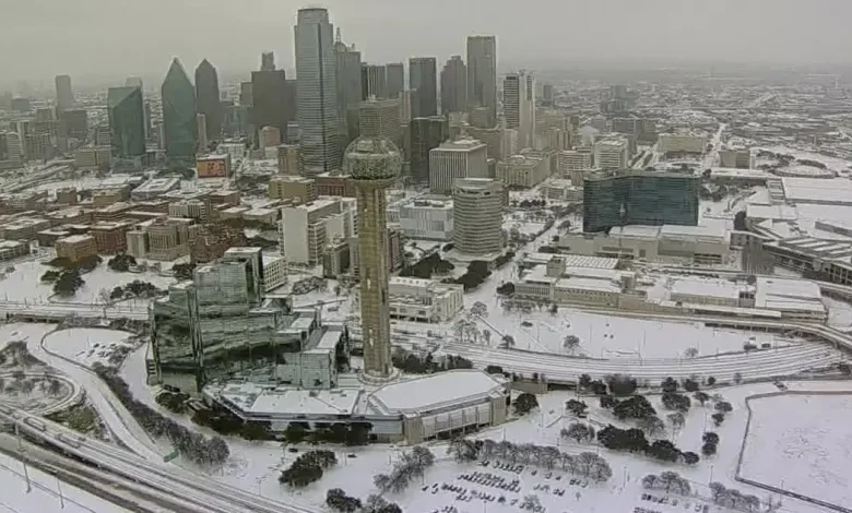 LIVE UPDATES: Winter storm road conditions, power outages, school closings in North Texas