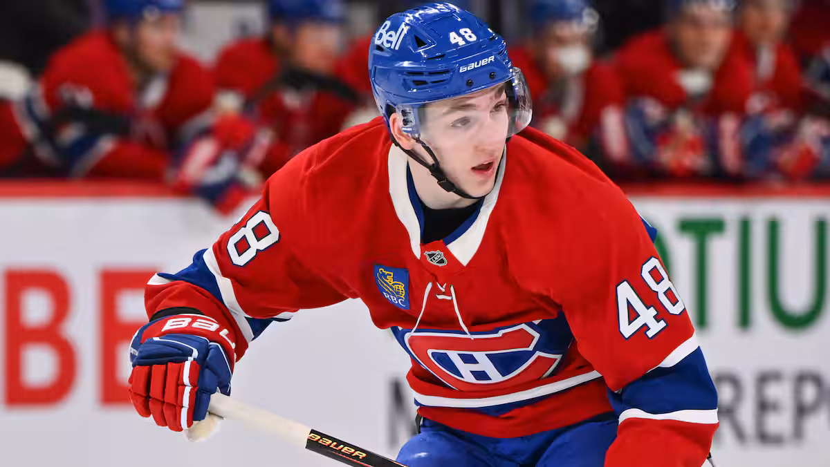 Lane Hutson pourrait aider le troisième trio du Canadien