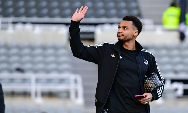 Latest. Confirmed line-up: Murphy starts, bench bolstered