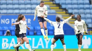 Leicester 1-2 West Ham: Visitors claim first away win of campaign