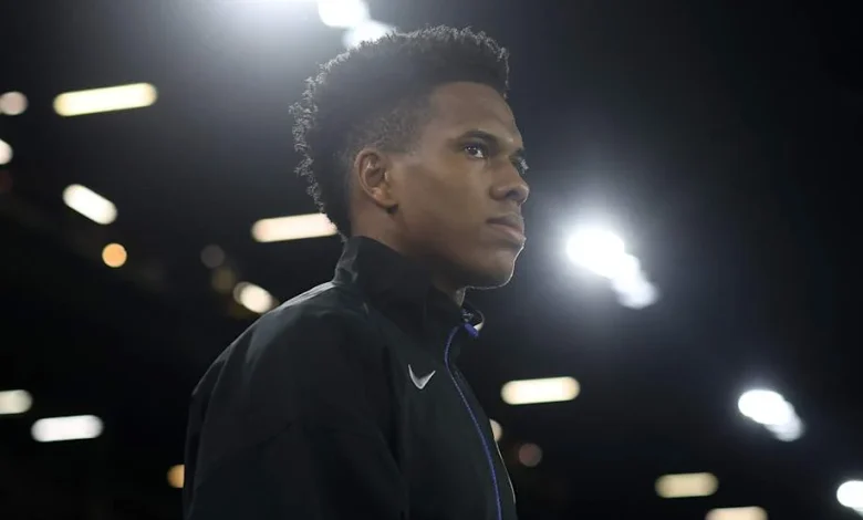 Liam Rosenior on striking the right balance with Estevao | News | Official Site