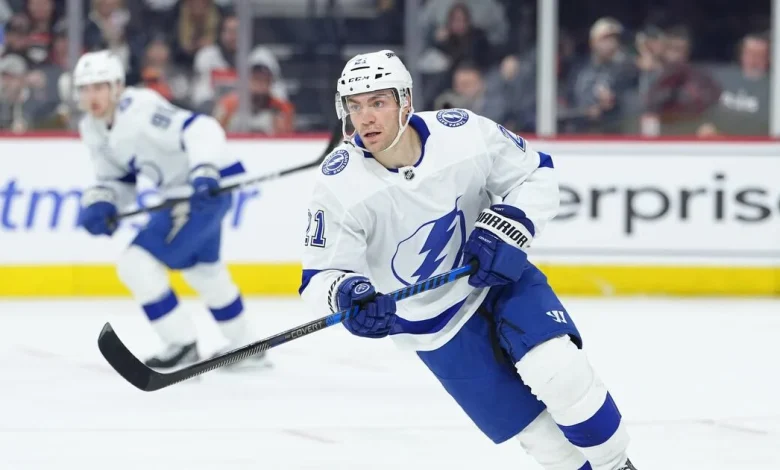 Lightning’s Point exits game with apparent lower-body injury