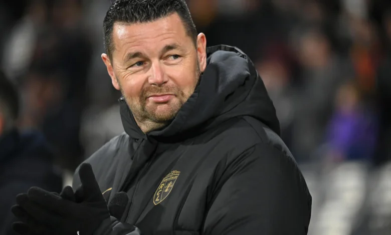 Ligue 1 leaders Lens still waiting for PSG title charge