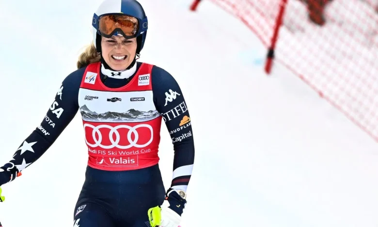 Lindsey Vonn crashes in final downhill before Winter Olympics