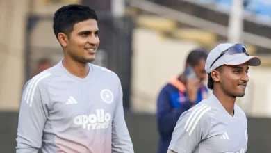 Live Cricket Update - IND vs NZ 2nd ODI - Live Report: Middle-overs strikes leave India in trouble