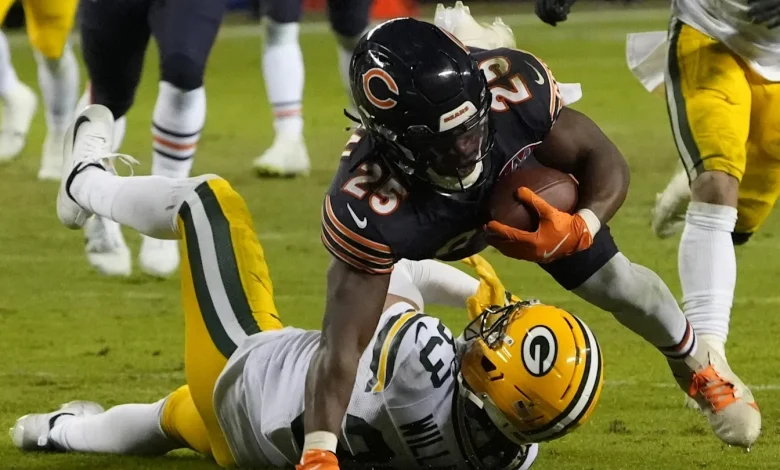 Luther Burden pranks Kyle Monangai with hilarious gift after sideline blooper