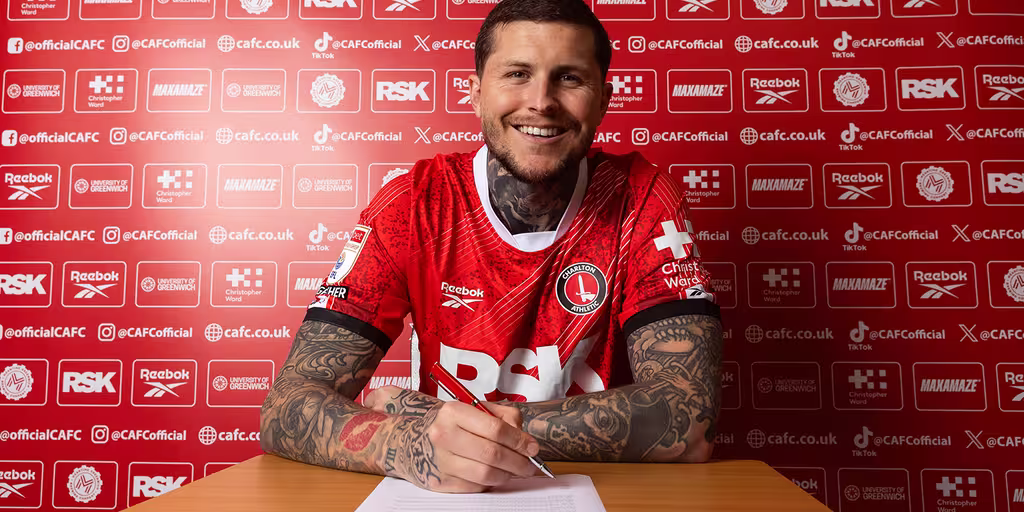 Lyndon Dykes is an Addick