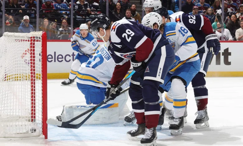 MacKinnon scores 400th NHL goal for Avalanche