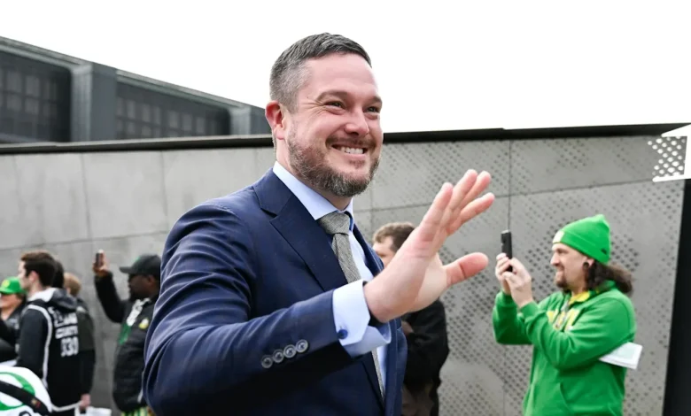 Malik Benson Reveals What Makes Dan Lanning Different At Oregon