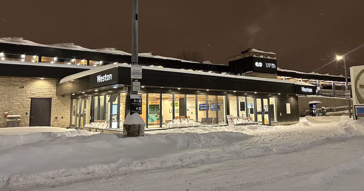 Man seriously injured in stabbing on GO train: Toronto police