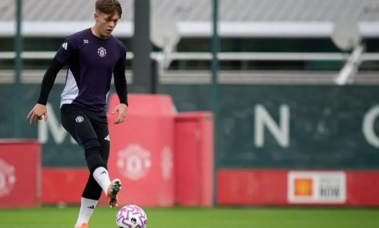 Manchester United receive bid for winger ahead of January transfer window