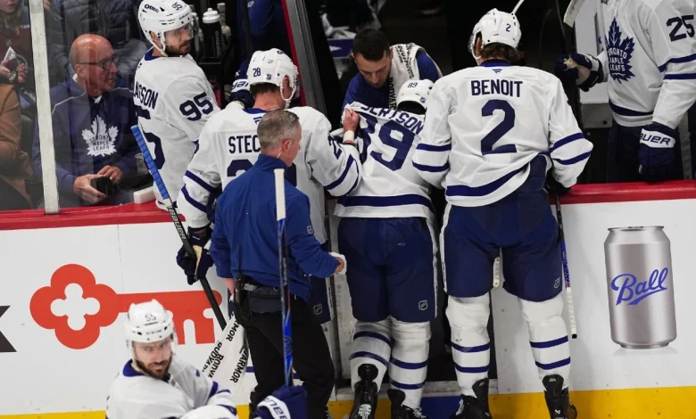 Maple Leafs' Nick Robertson injured blocking shot