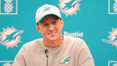 Miami Dolphins retain Bobby Slowik as offensive coordinator