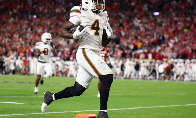 Miami RB Mark Fletcher Jr. throws punch at Indiana player after national championship loss