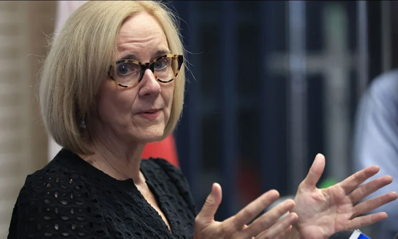 Miami mayor calls for reinstating TPS for Venezuelans : NPR