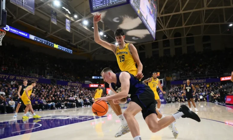 Michigan basketball's huge lineup turning opposing coaches into memes