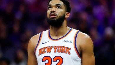 Mike Brown calls out Karl-Anthony Towns for a lazy play in Knicks' loss