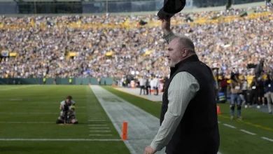 Mike McCarthy will call offensive plays for the Steelers