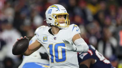 Mike McDaniel: Critical that we don't rely too heavily on Justin Herbert going above and beyond