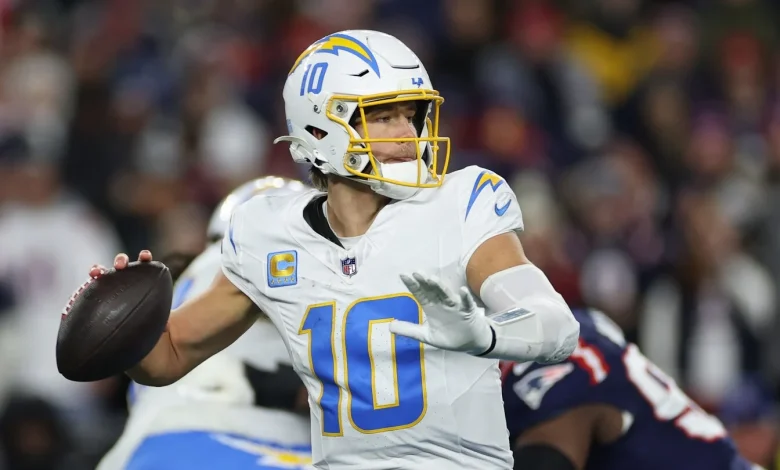 Mike McDaniel: Critical that we don't rely too heavily on Justin Herbert going above and beyond