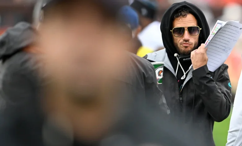 Mike McDaniel's withdrawal from Browns' coaching search raises obvious questions