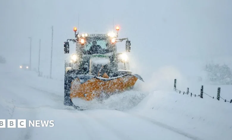 More ice and snow warnings in place after weather closes more than 1,000 UK schools