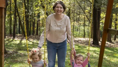 More single women in their 40s are using IVF to have children : NPR