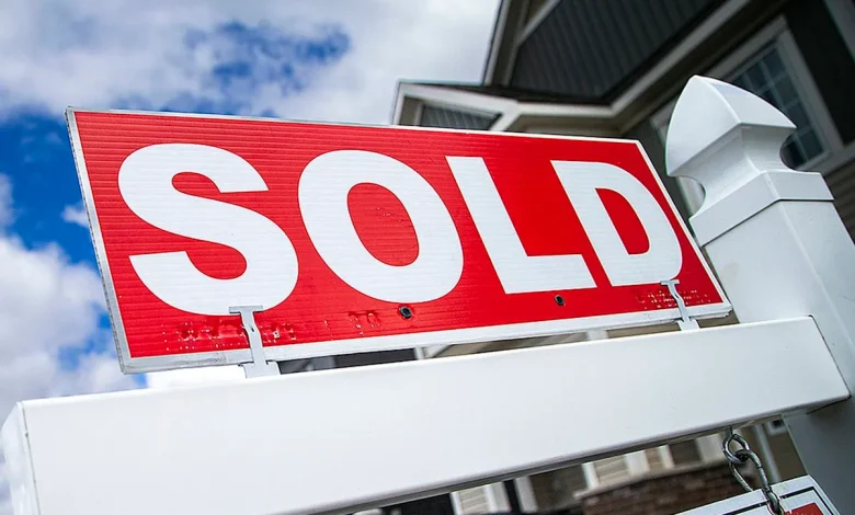 Mortgage broker says housing prices haven't hit bottom yet: FP Video